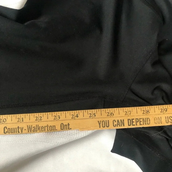 Pair of Leggings with Air Vents - Picture 10 of 12